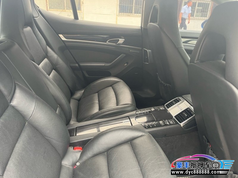 15年保时捷帕纳梅拉轿车抵押车出售