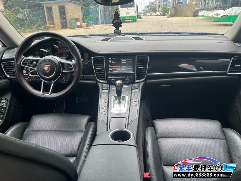 15年保时捷帕纳梅拉轿车抵押车出售