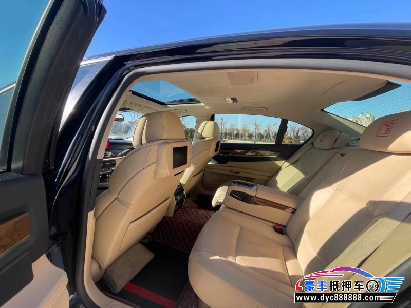 10年宝马7系轿车抵押车出售