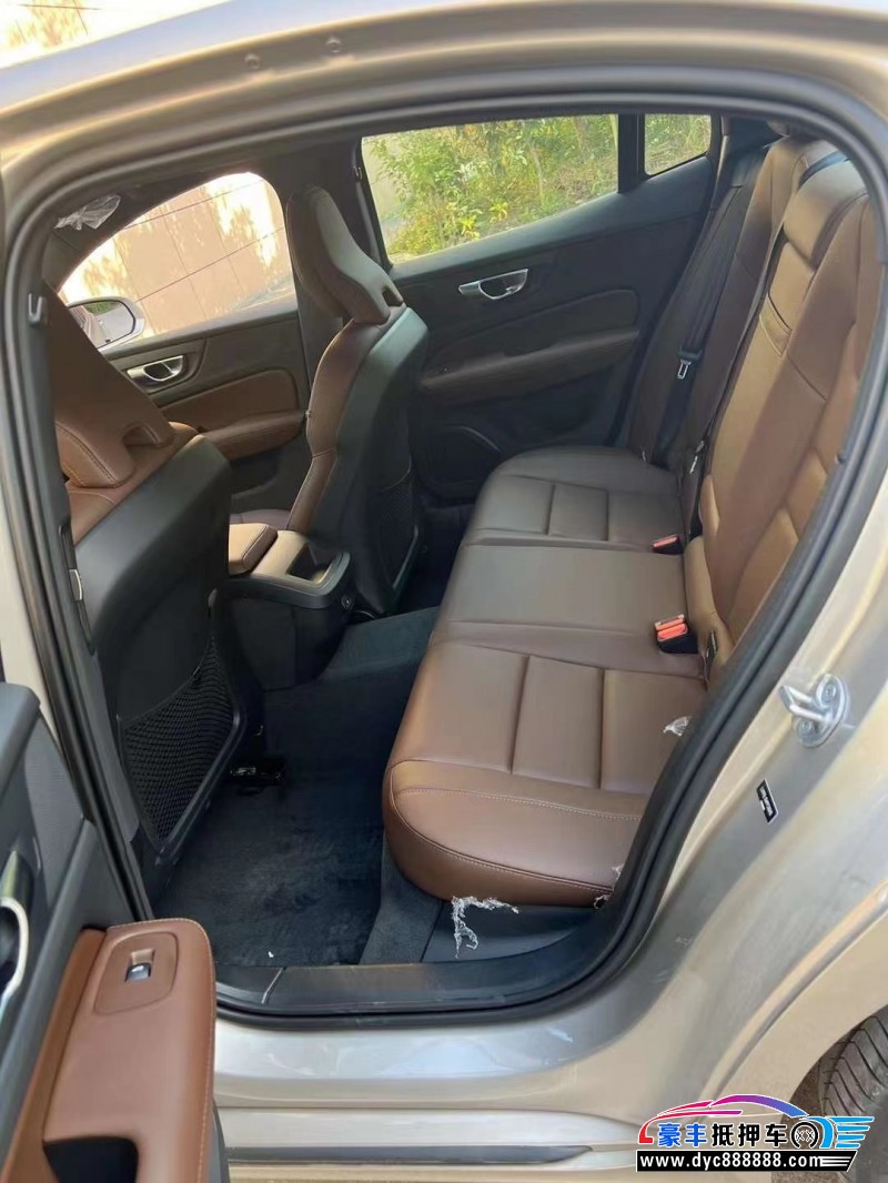 23年沃尔沃S60轿车抵押车出售