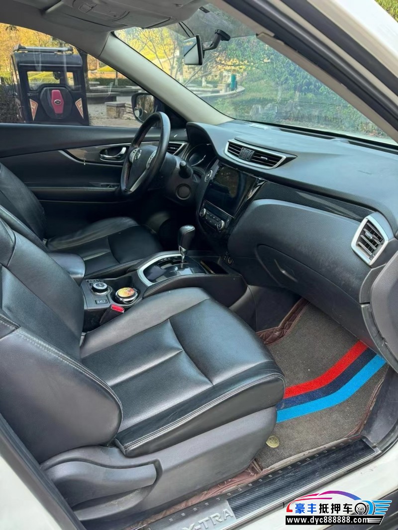 14年日产奇骏轿车抵押车出售