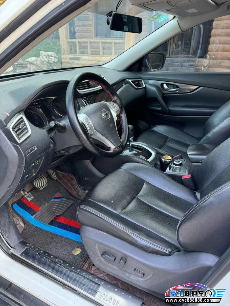 14年日产奇骏轿车抵押车出售