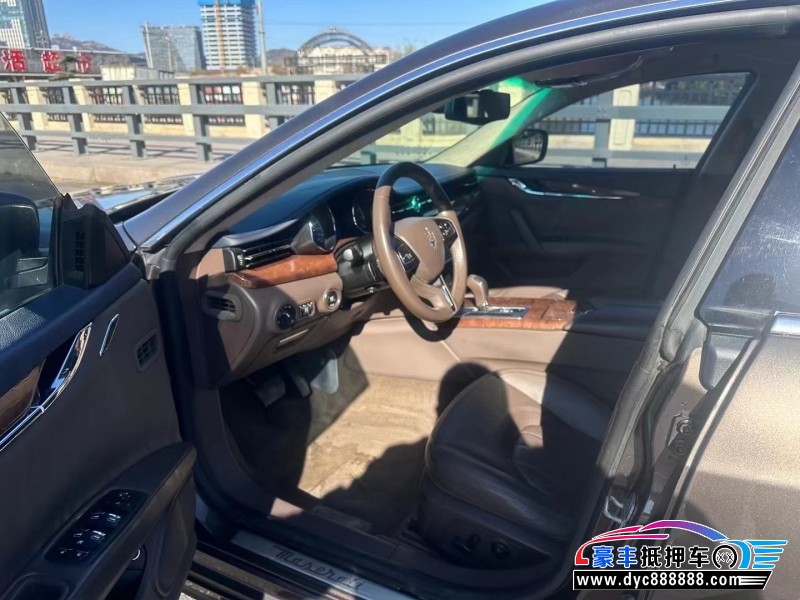 14年玛莎拉蒂总裁轿车抵押车出售