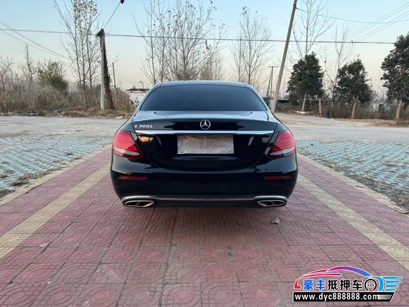 16年奔驰E轿车抵押车出售