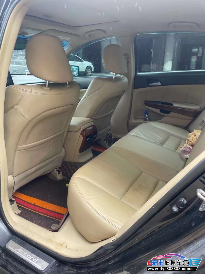 12年本田雅阁轿车抵押车出售