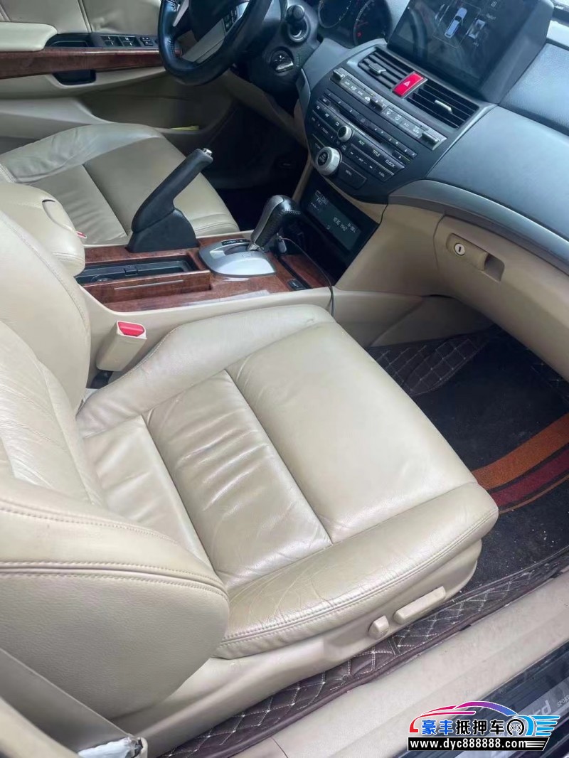 12年本田雅阁轿车抵押车出售