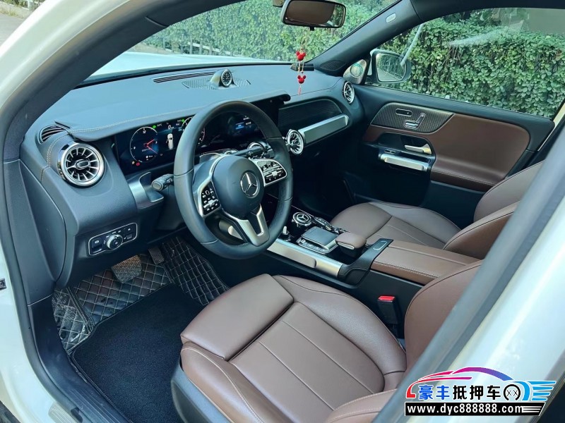 22年奔驰GLB轿车抵押车出售