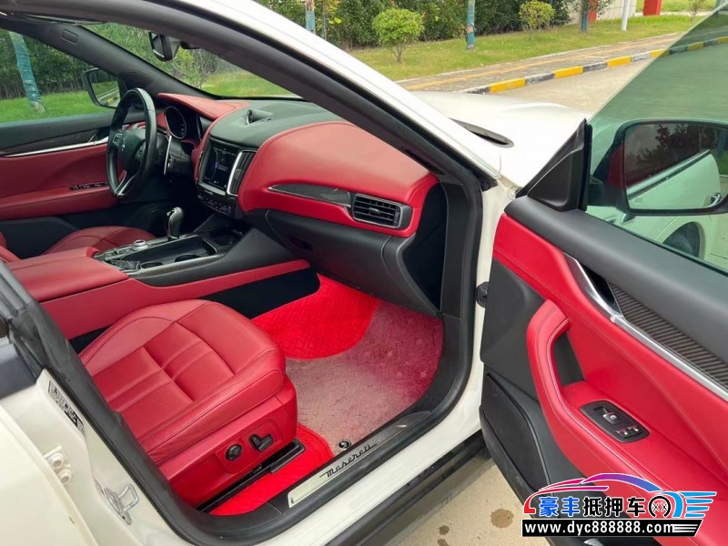 19年玛莎拉蒂莱万特轿车抵押车出售