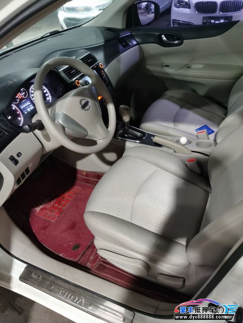 15年日产骐达轿车抵押车出售