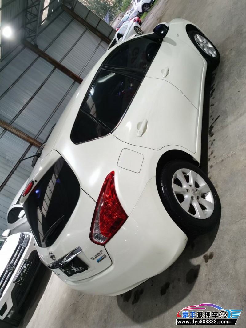 15年日产骐达轿车抵押车出售