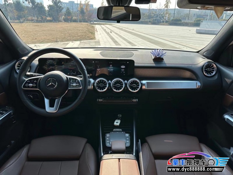 22年奔驰GLB轿车抵押车出售