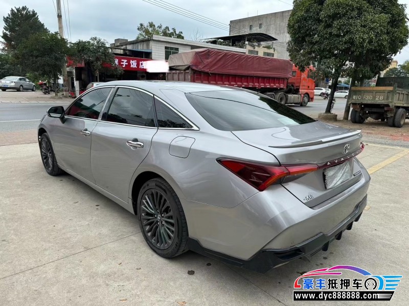 20年丰田亚洲龙轿车抵押车出售