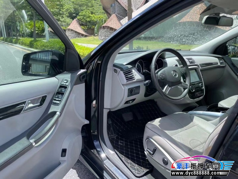 17年奔驰R轿车抵押车出售