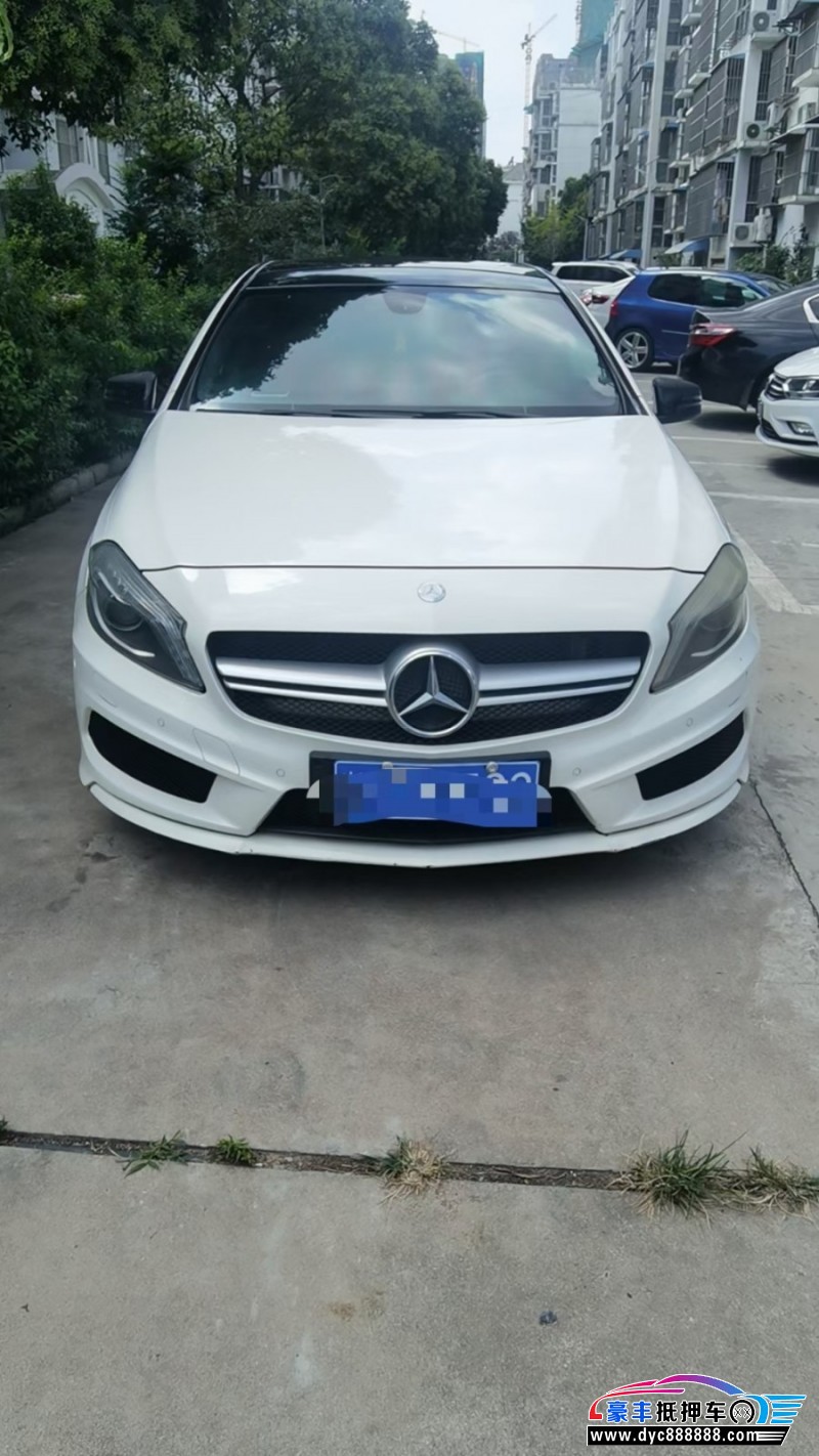 15年奔驰A轿车抵押车出售