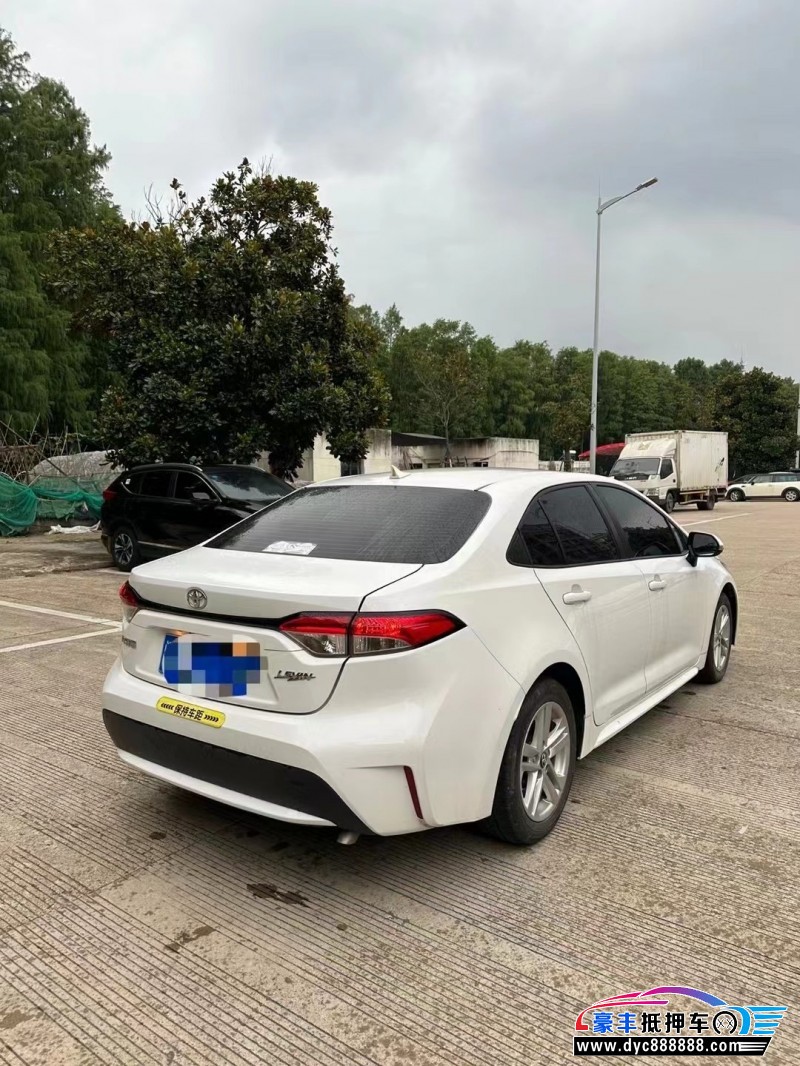 22年丰田雷凌轿车抵押车出售
