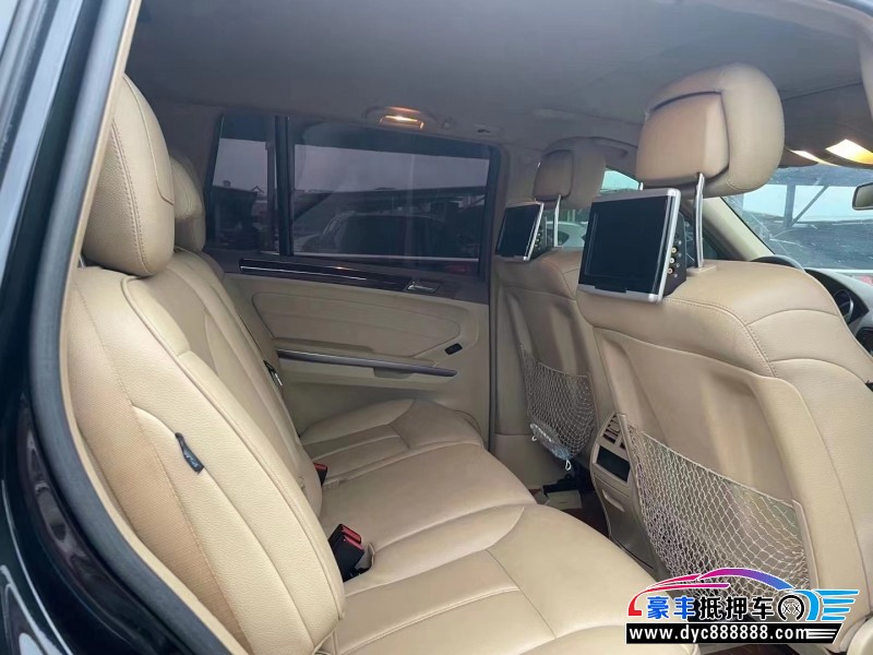 13年奔驰GL轿车抵押车出售