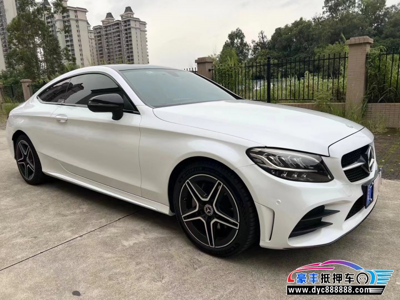 22年奔驰C轿车抵押车出售