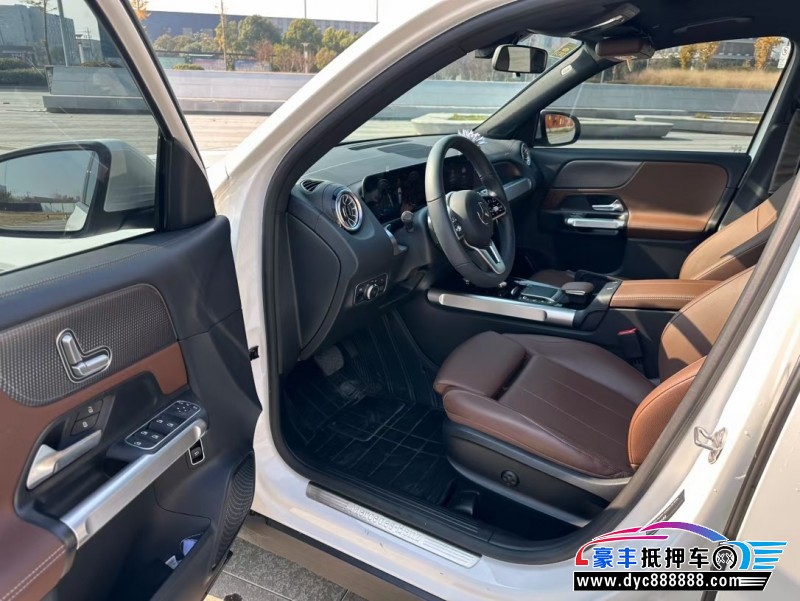 22年奔驰GLB轿车抵押车出售