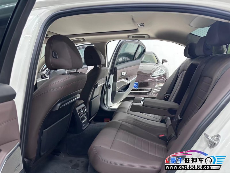 20年宝马3系轿车抵押车出售