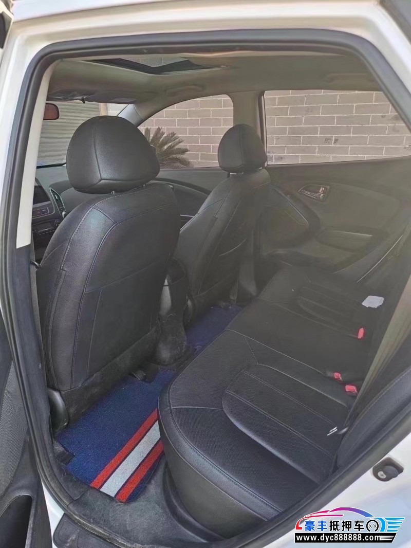 18年现代ix35轿车抵押车出售