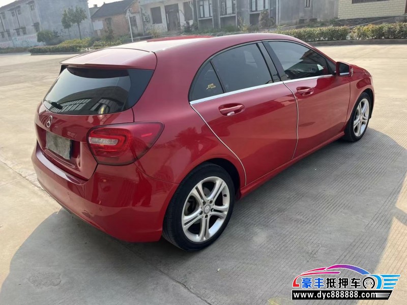 15年奔驰A轿车抵押车出售