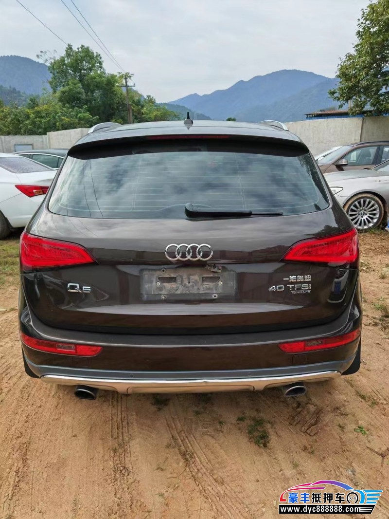 17年奥迪Q5轿车抵押车出售