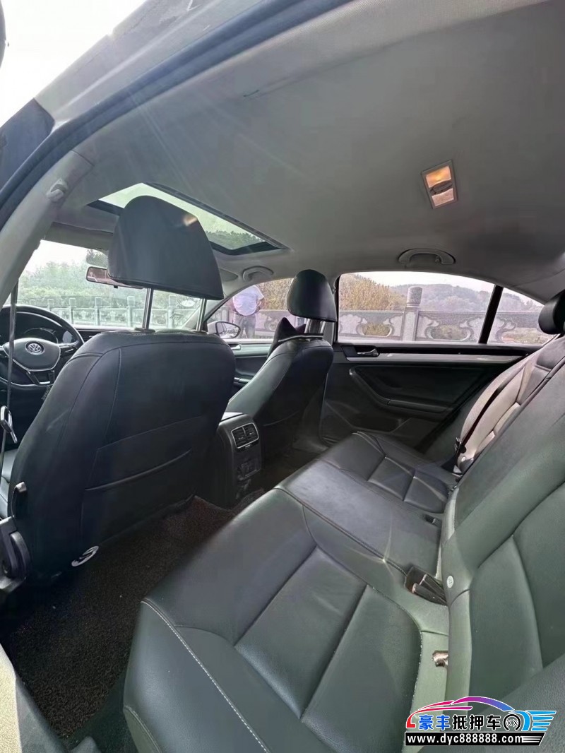 16年大众速腾轿车抵押车出售