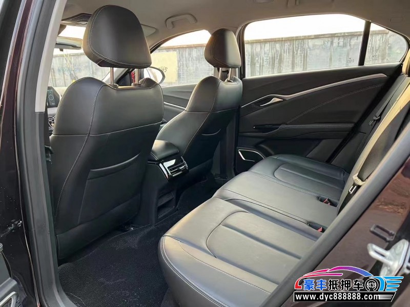 23年哪吒USUV抵押车出售