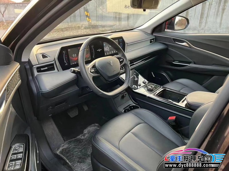 23年哪吒USUV抵押车出售