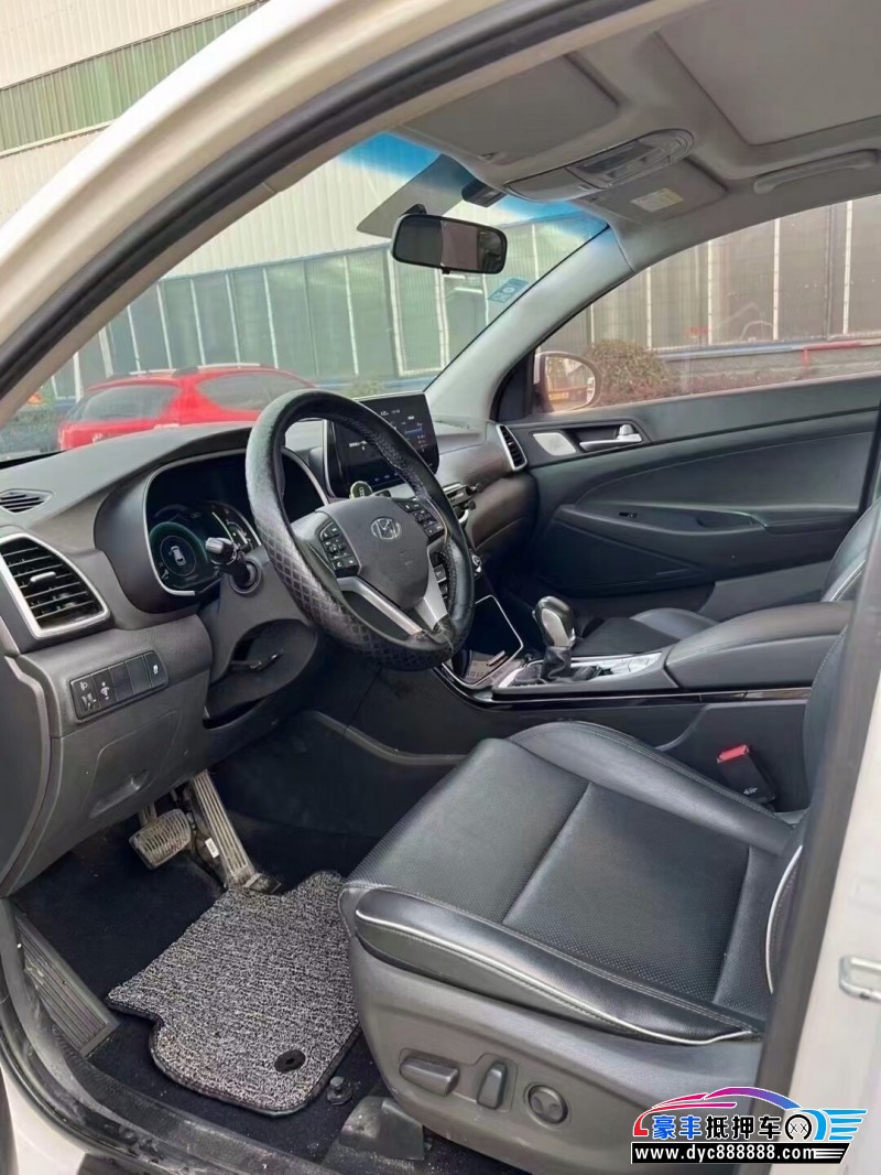 19年现代途胜轿车抵押车出售