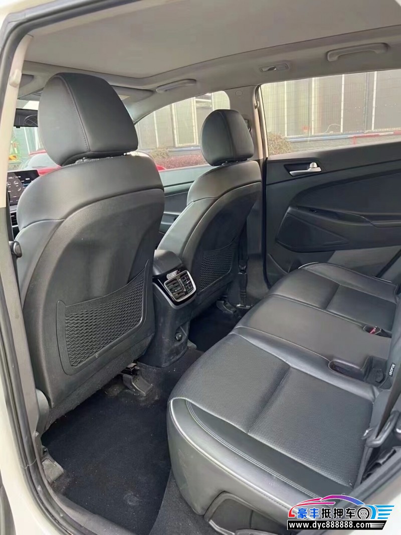 19年现代途胜轿车抵押车出售