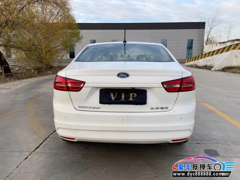 18年福特福睿斯轿车抵押车出售