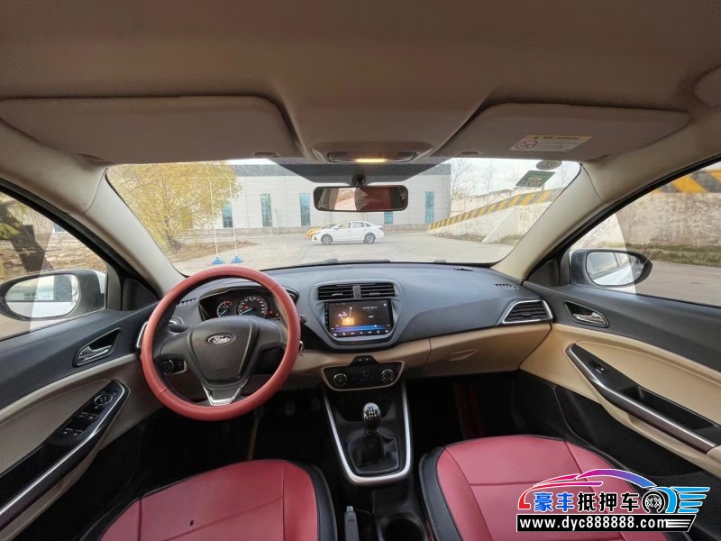 18年福特福睿斯轿车抵押车出售