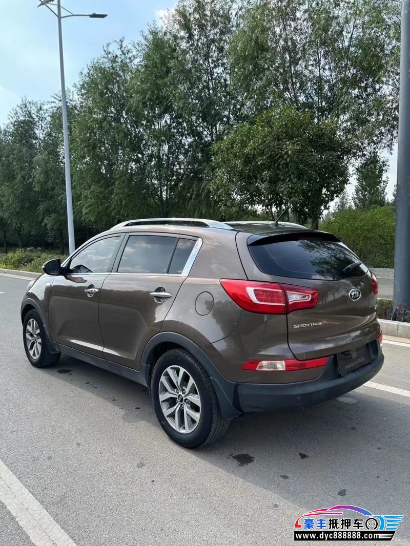 14年起亚智跑轿车抵押车出售