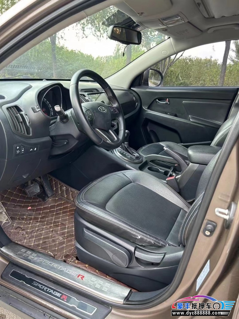 14年起亚智跑轿车抵押车出售