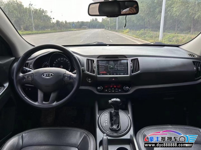 14年起亚智跑轿车抵押车出售