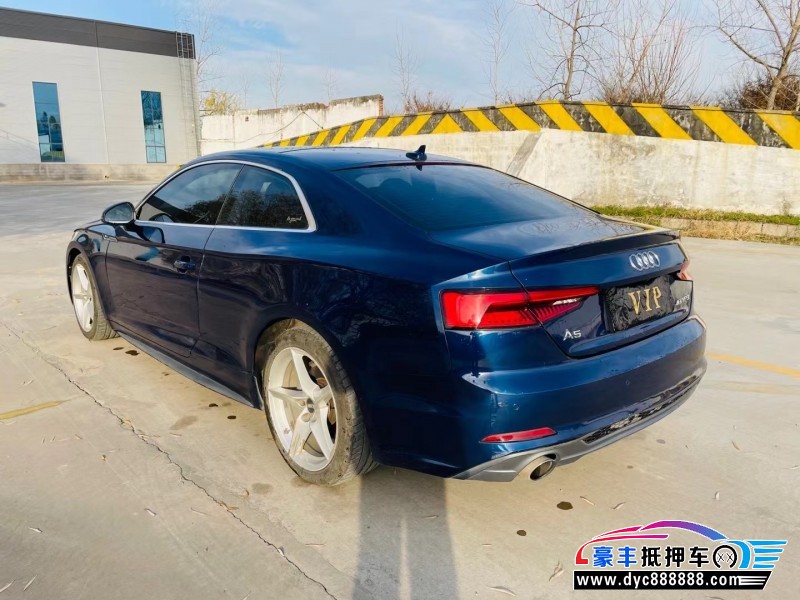 17年奥迪A5轿车抵押车出售