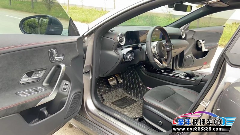 21年奔驰CLA轿车抵押车出售