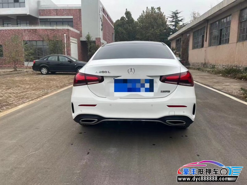 20年奔驰A轿车抵押车出售
