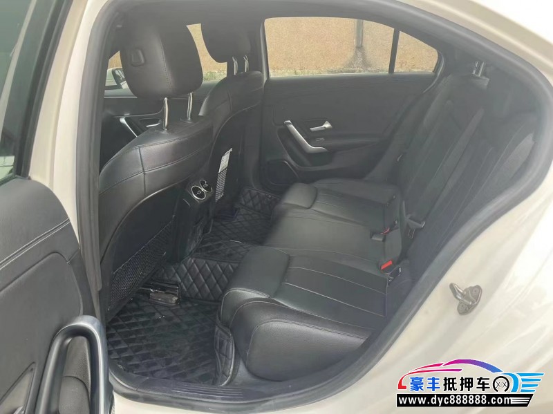 20年奔驰A轿车抵押车出售
