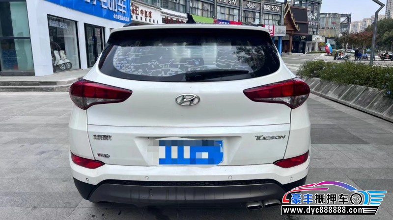 16年现代途胜轿车抵押车出售