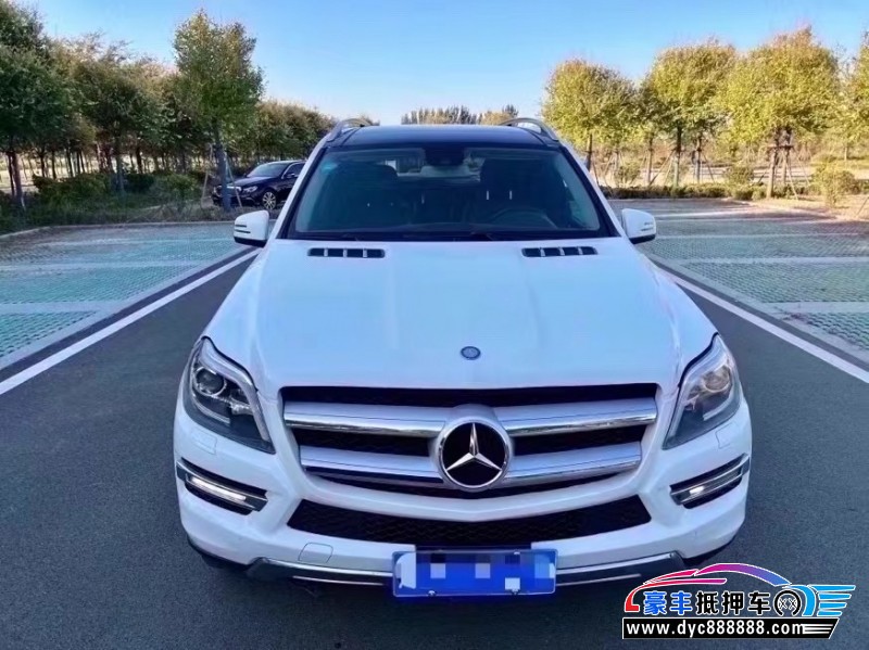13年奔驰GL轿车抵押车出售