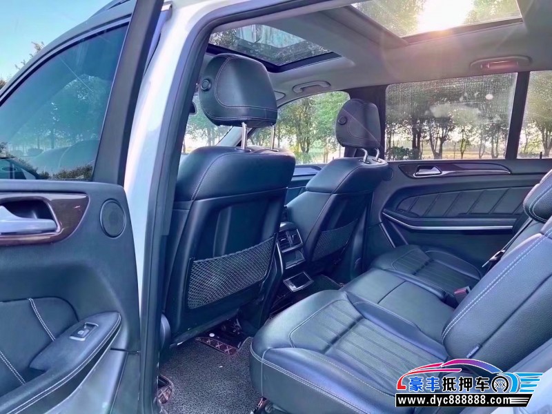 13年奔驰GL轿车抵押车出售