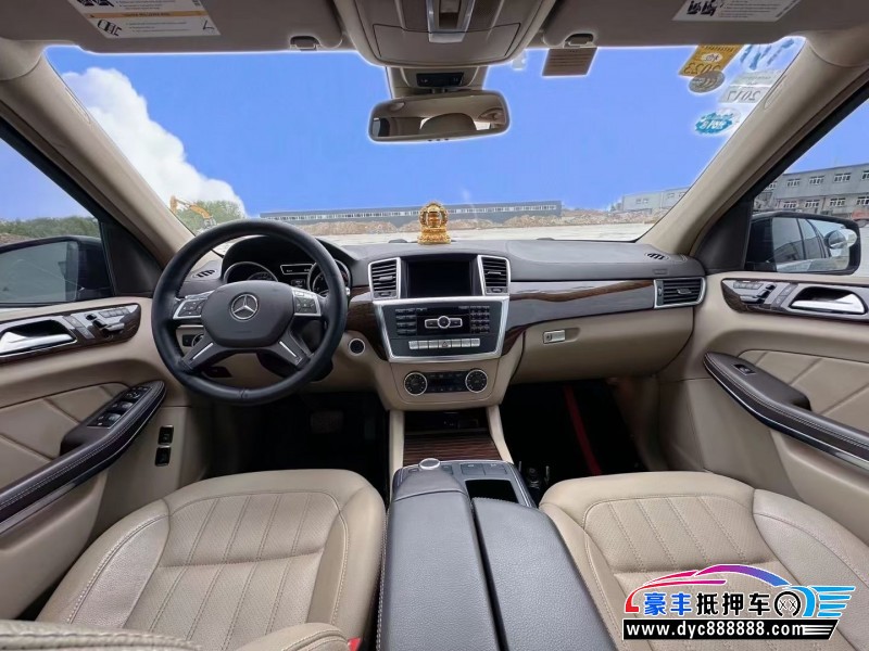 13年奔驰GL轿车抵押车出售