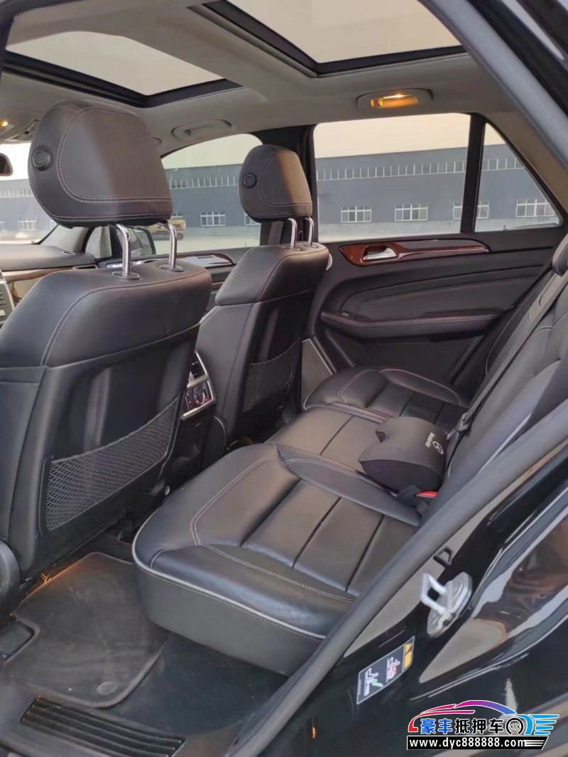 12年奔驰ML轿车抵押车出售