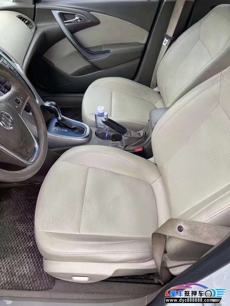 13年别克英朗轿车抵押车出售