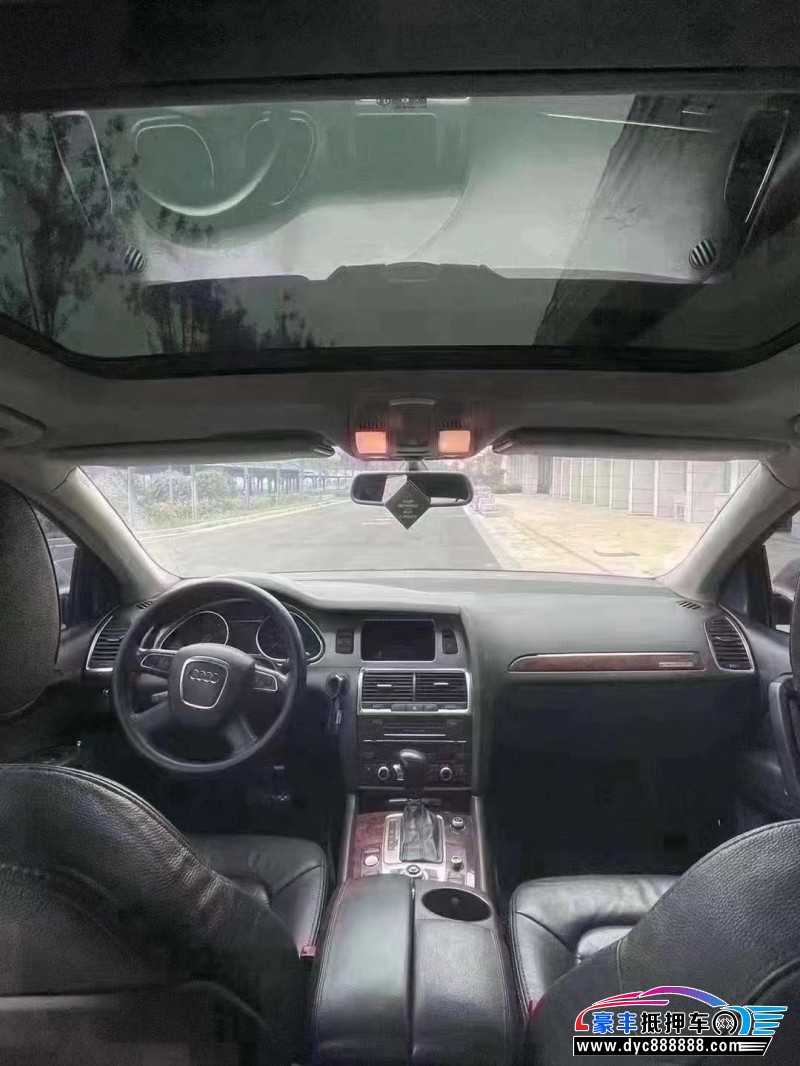 11年奥迪Q7轿车抵押车出售