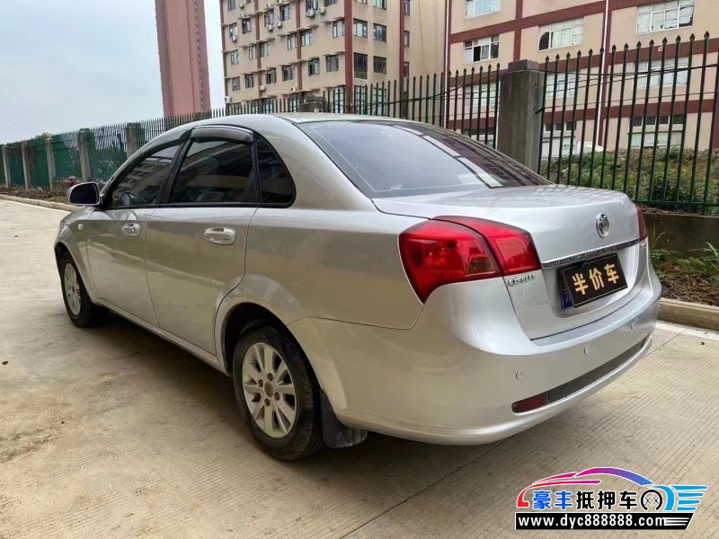 15年别克凯越轿车抵押车出售