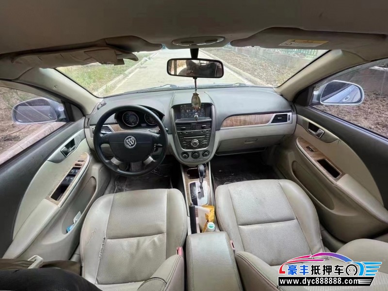 15年别克凯越轿车抵押车出售