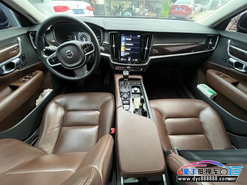 17年沃尔沃S90轿车抵押车出售